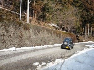 脱出後昼食摂って．．車も替えて「調査」へ・・トホホ_0216'2014倶楽部ハウス前にて