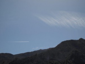 飛行機雲ってエエナア！二号堰堤にて