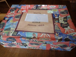 Aigle(ｴｰｸﾞﾙ)から届いたニーブーツの 輸送用パッケージ・可愛いレトロでしょう？