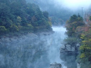 大橋ダム湖の朝靄_1105'2014