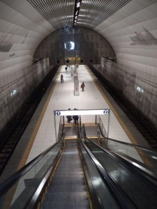 みなとみらい線・元町中華街駅：この「シュール」さが↑↑