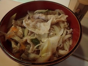 ごった煮うどん昼食・見かけは「何」なんだけど．．美味！