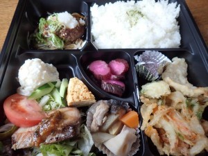 「木の香」特製弁当・美味でした。「ビ」欲しくなった