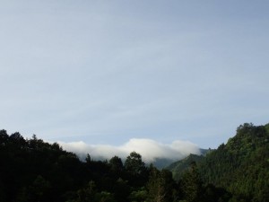 根須木沢に雲・の朝_0515