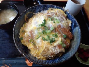 桑瀬「であい」のカツ丼．．たまにはネ！