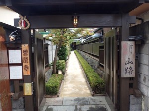 昼食は恒例の蕎麦屋さんへ