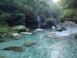 高巻きすると⇒19番・木こり橋の滝．．この先難所！_0729