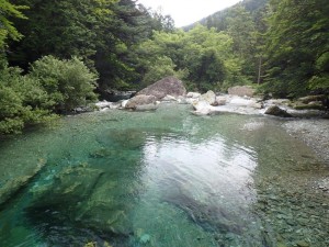 台風前日の24番・かかし山プール_0715