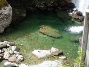 本日の二号(新)堰堤，水位は平水に_0821