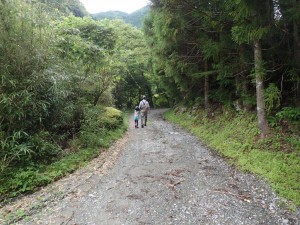 中野川最年少入渓者さん5歳，パパと一緒にテンカラを_0822