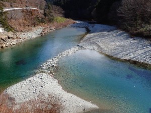 減水気味の出合橋合流点・右，中野川川_0111