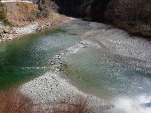 出合橋です，中野川川合流点にも自然の段差が