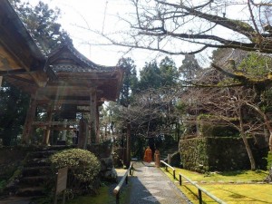 高知・五台山 竹林寺。左方の鐘，撞かせて頂きました。