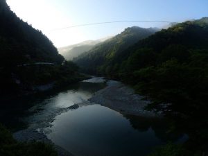 快晴早朝の出合橋合流点。まだまだ穏やかです_0610