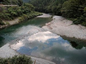 夕刻の出合橋合流点_0908