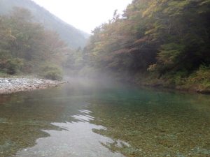 靄が広がり始めた出合橋・中野川川_PM0316・1026